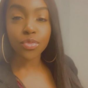 Meet your Posher, Daniella